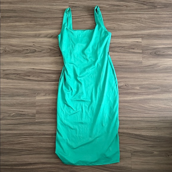 Sincerly Jules Dresses & Skirts - Sincerely Jules Green Sleeveless Dress